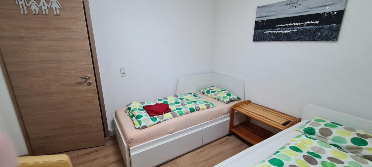 Neue Privatzimmer, Wifi und Kaffee inklusive Lörrach Exterior foto