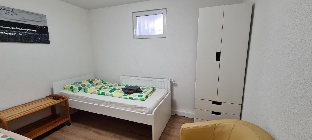 Neue Privatzimmer, Wifi und Kaffee inklusive Lörrach Exterior foto
